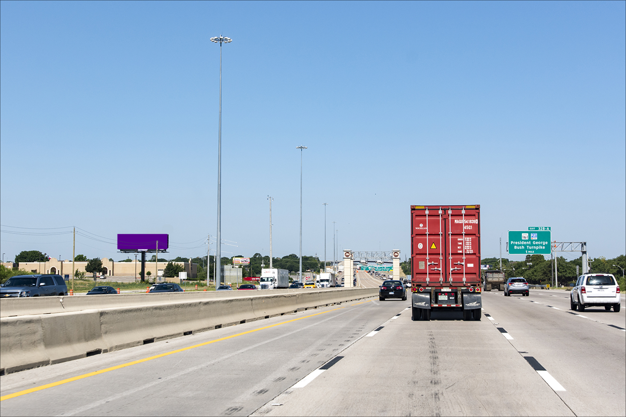I-30 (Tom Landry) .75 Mi W/O Beltline S/S
