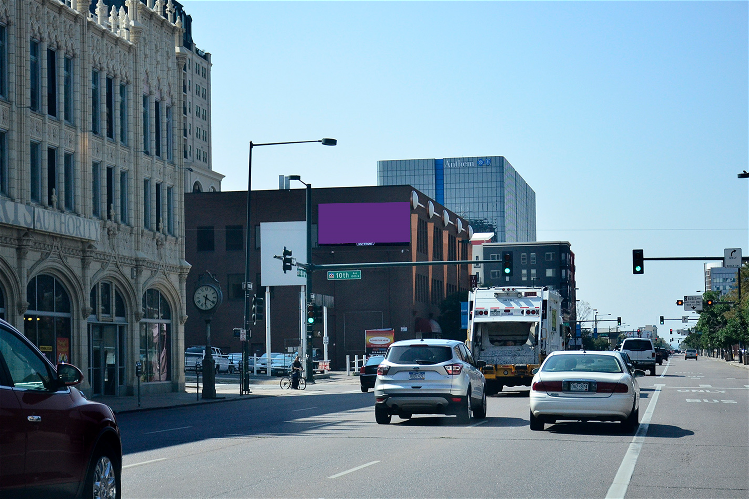 Broadway 946 Es 50.00 ft S/O 10Th Ave/Backlit