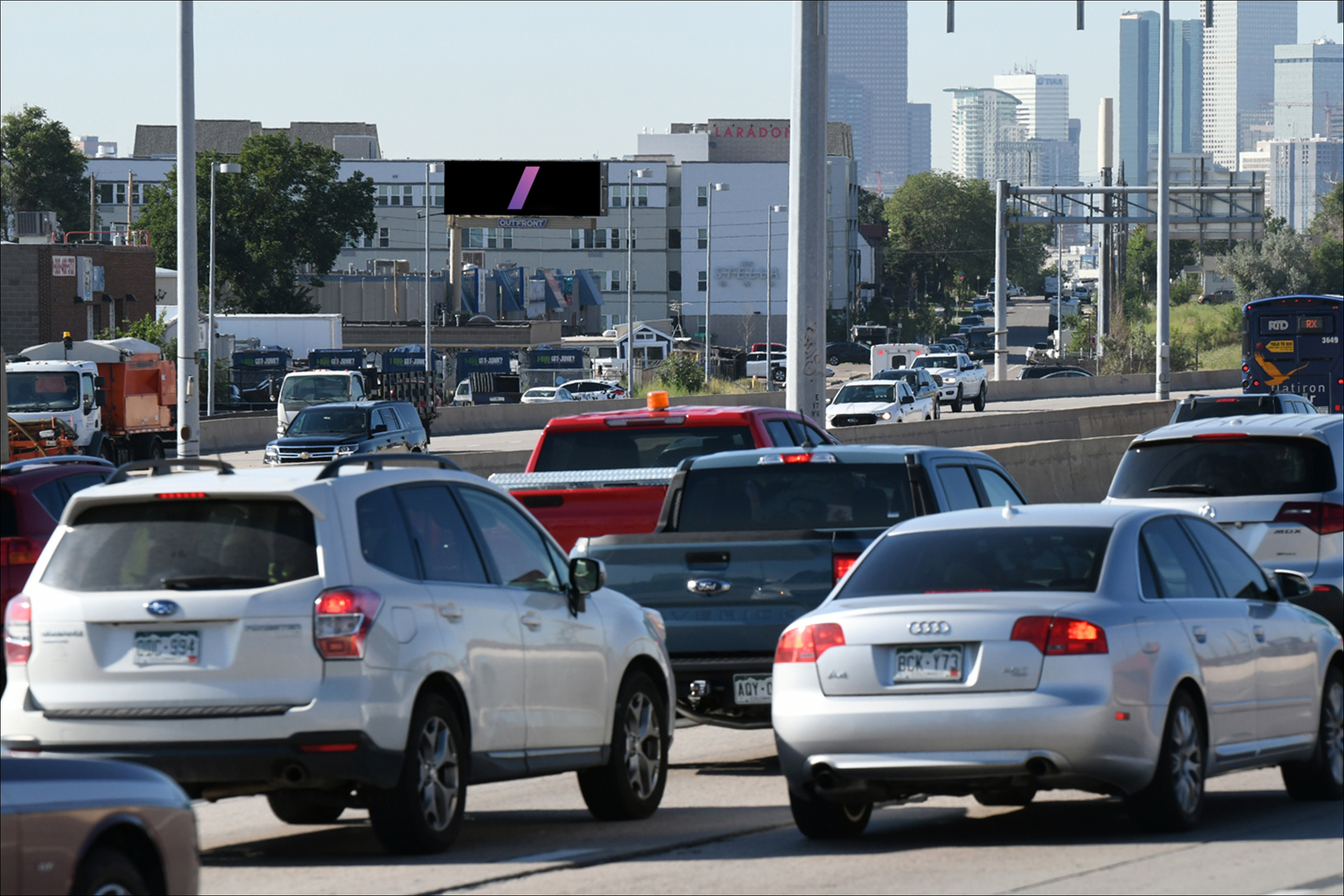 E/L I-25 130 ft S/O E 53rd Ave