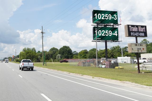 Hwy 301 300 ft S/O Padgett Dr WS, N/F, Top RR