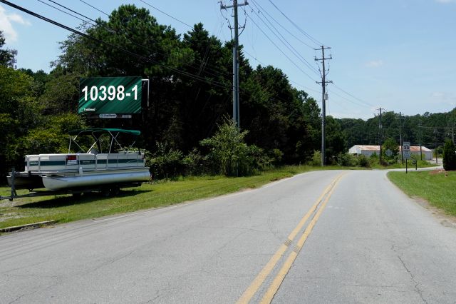 Victoria Rd 200 ft W/O Bells Ferry Rd SS, E/F LR