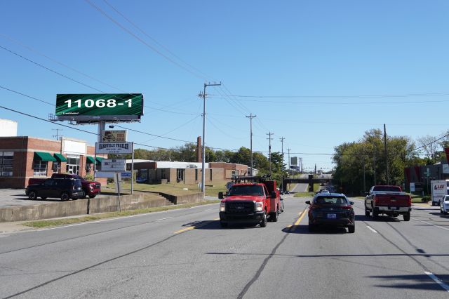 Hwy 41 200' S/O Transit Ave ES, W/F LR