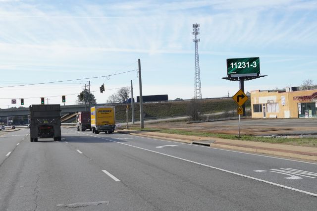 N Tennessee St 500ft N/O Hwy 41 WS, N/F RR