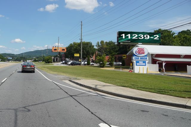 Cobb Pkwy N 200ft S/O Ellison Lakes Dr WS, N/F RR