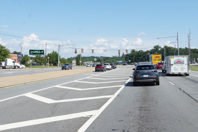 Cobb Pkwy N 275ft S/O Mars Hill Rd ES, NW/F LR