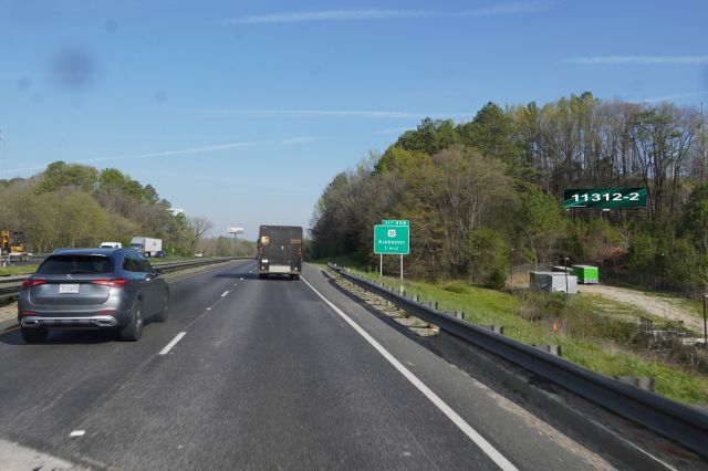 I-65 1.2mi S/O Hwy 31 (Exit 238) ES, S/F RR