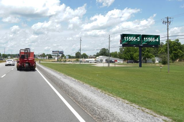 Hwy 431 0.55mi S/O Hwy 144 ES, Right, S/F RR