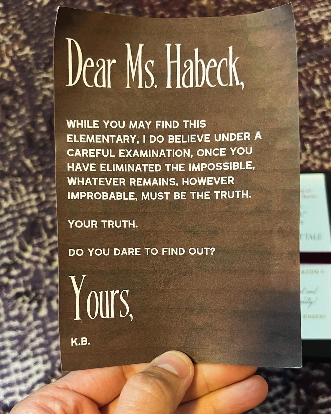 The mail has been so much fun lately. Here is some brilliant book swag very worthy of its title! 

S