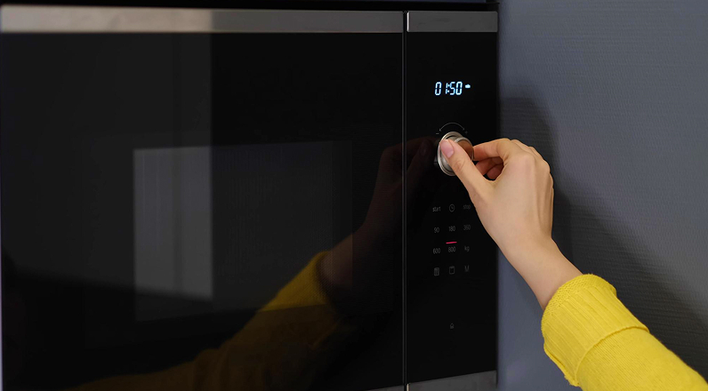 Health effects of microwave radiation