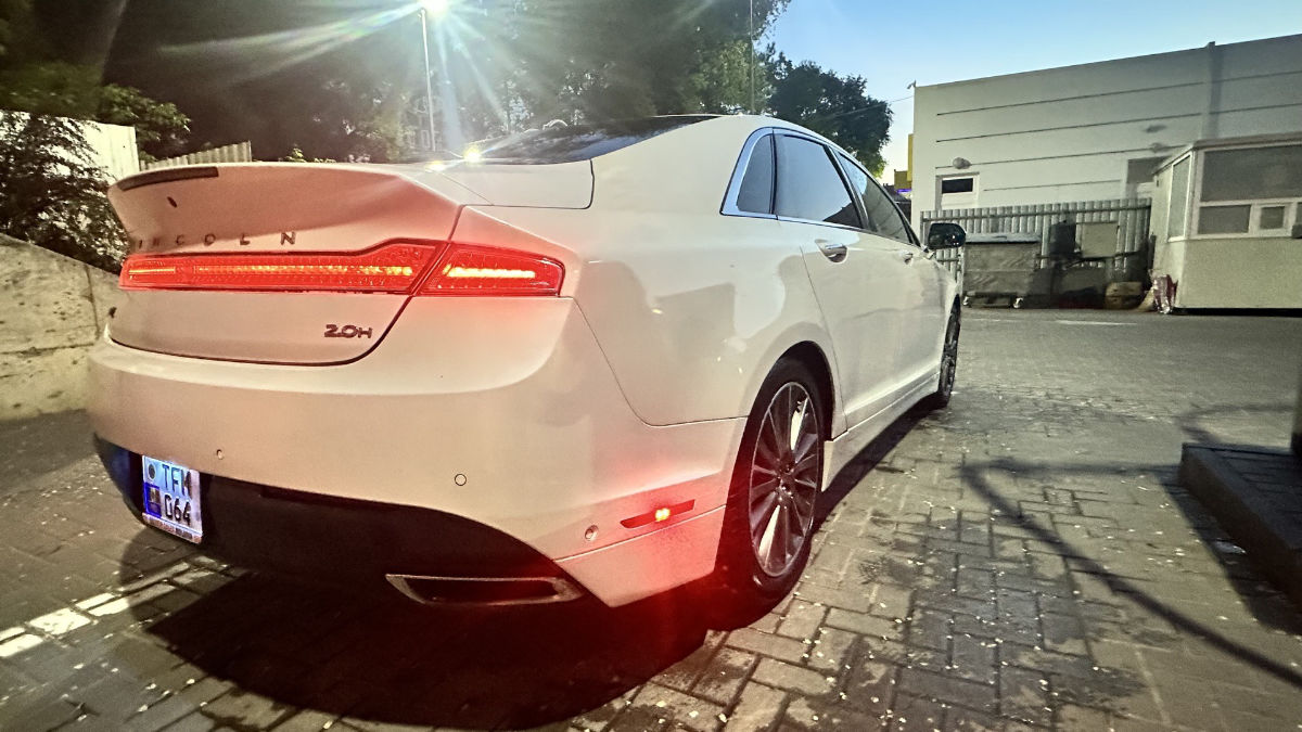 Lincoln MKZ Hybrid 2013