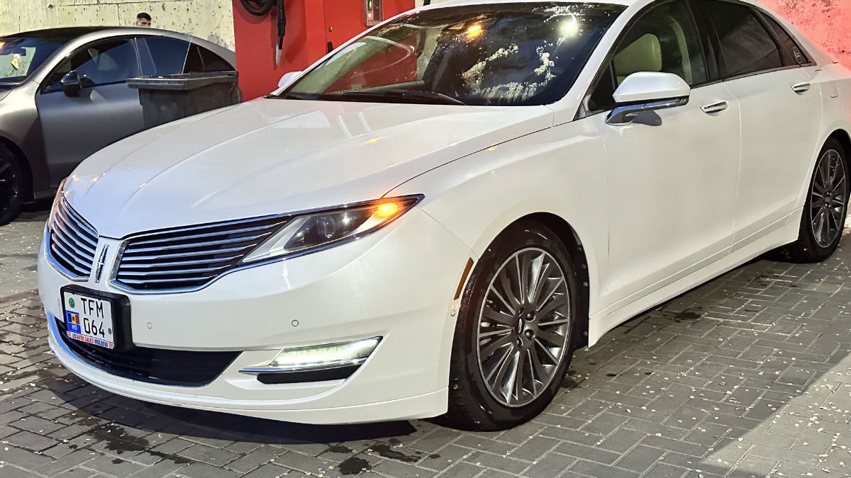 Lincoln MKZ Hybrid 2013