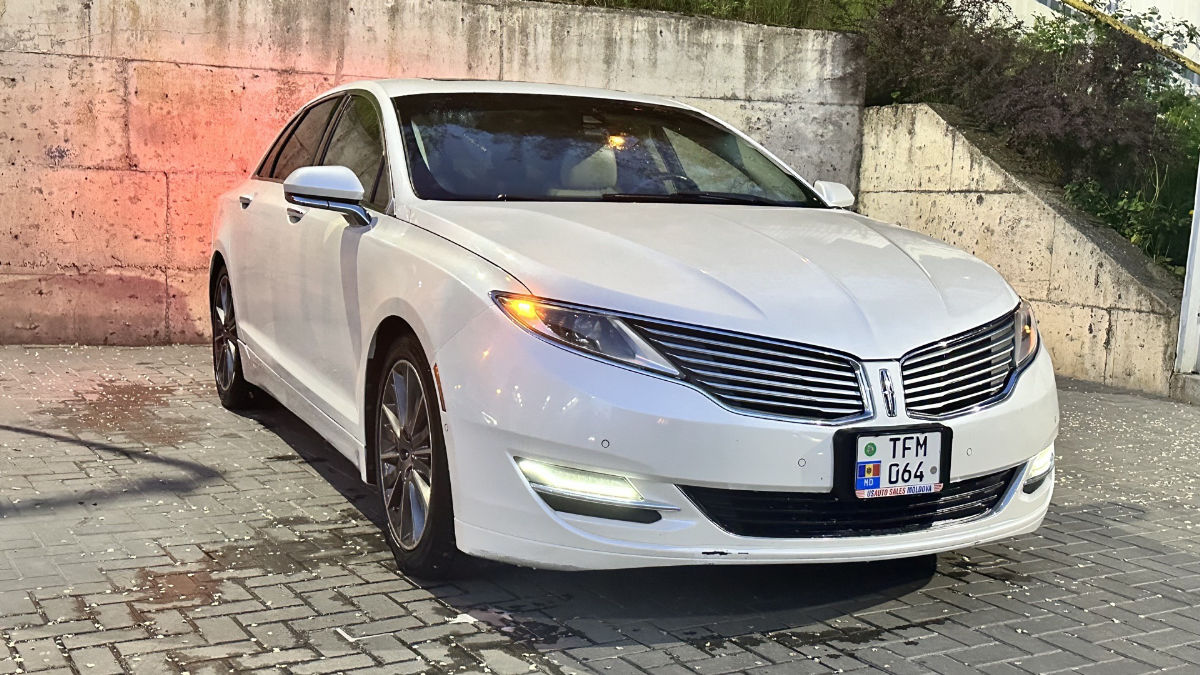 Lincoln MKZ Hybrid 2013
