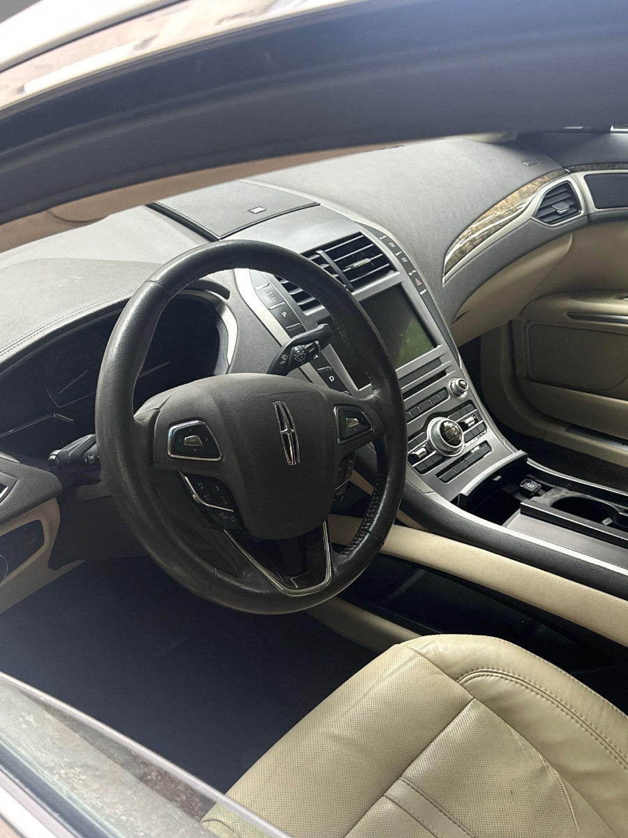 Lincoln MKZ Hybrid 2013