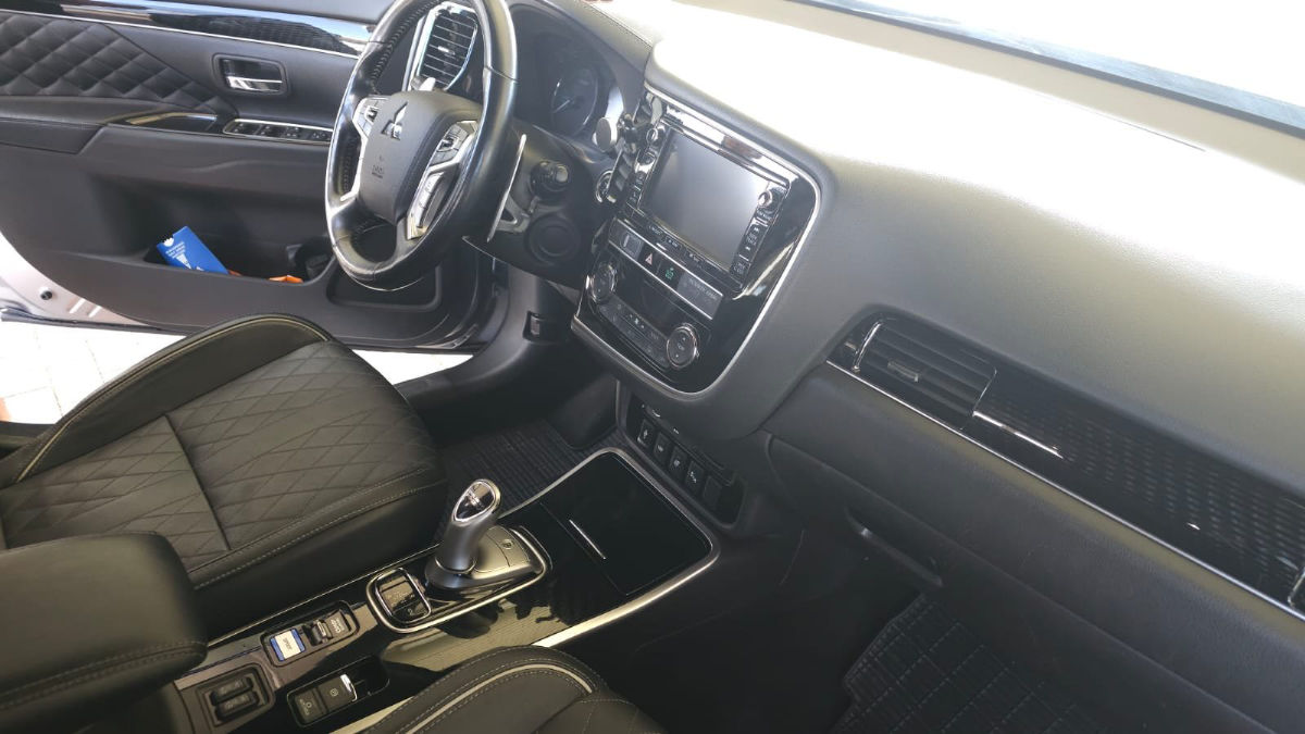 Mitsubishi Outlander PHEV