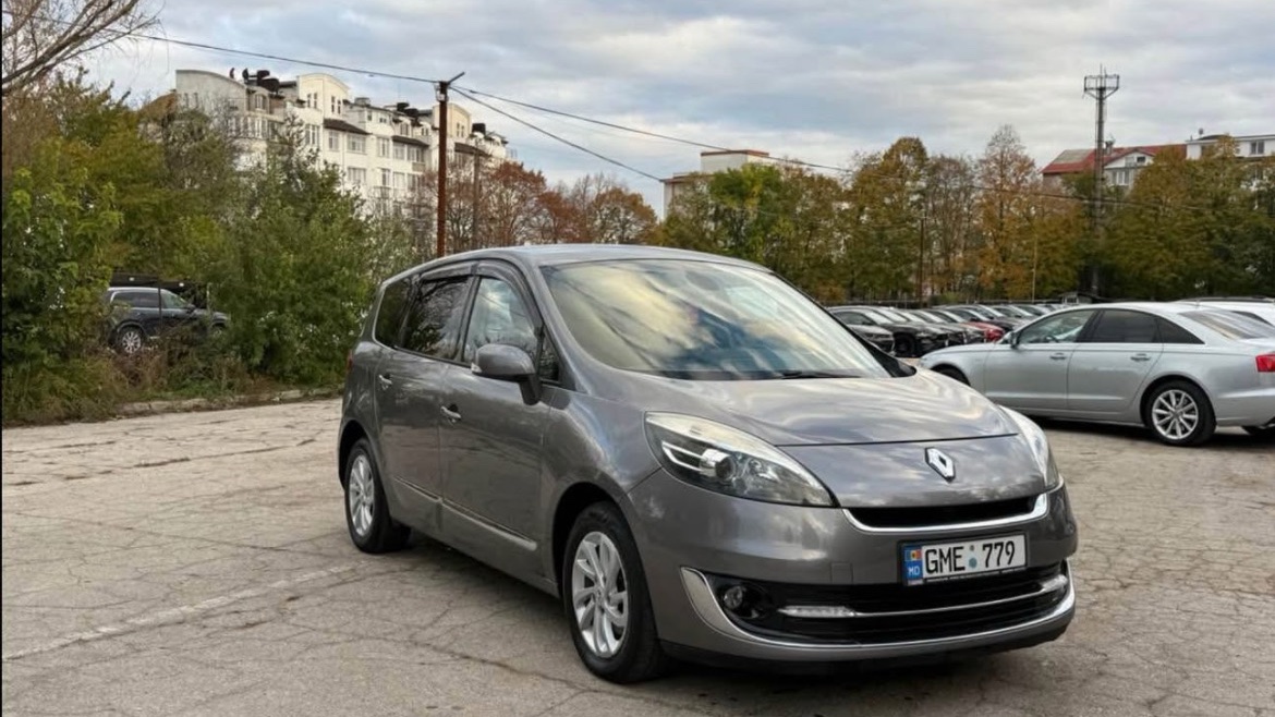 Renault Grand Scenic 2013