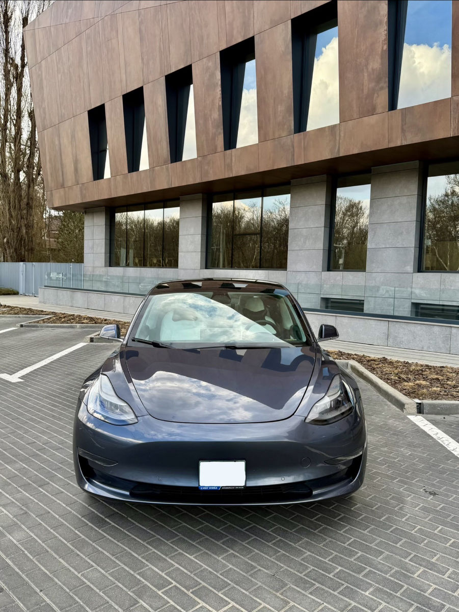 Tesla Model 3 2020
