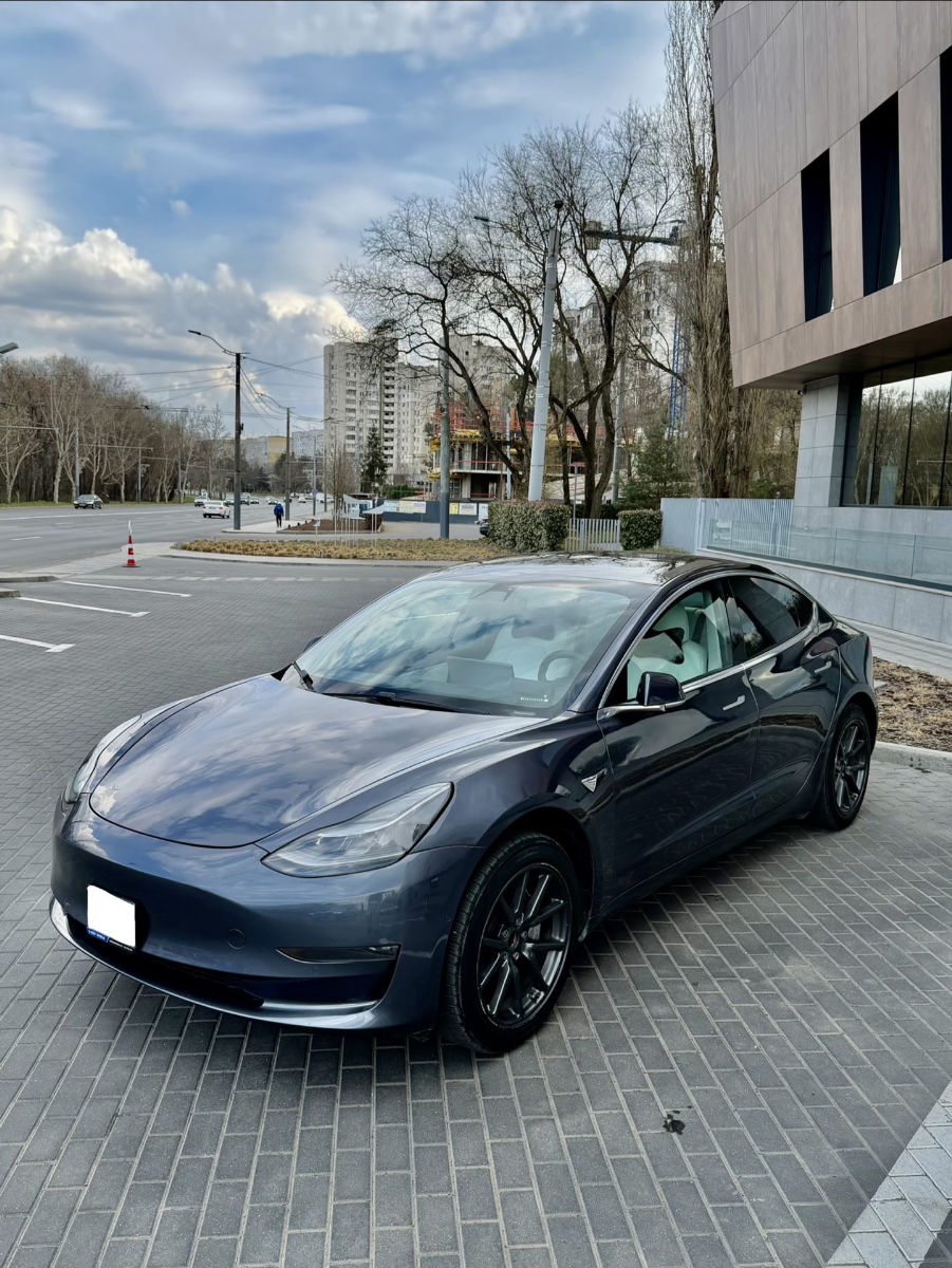 Tesla Model 3 2020