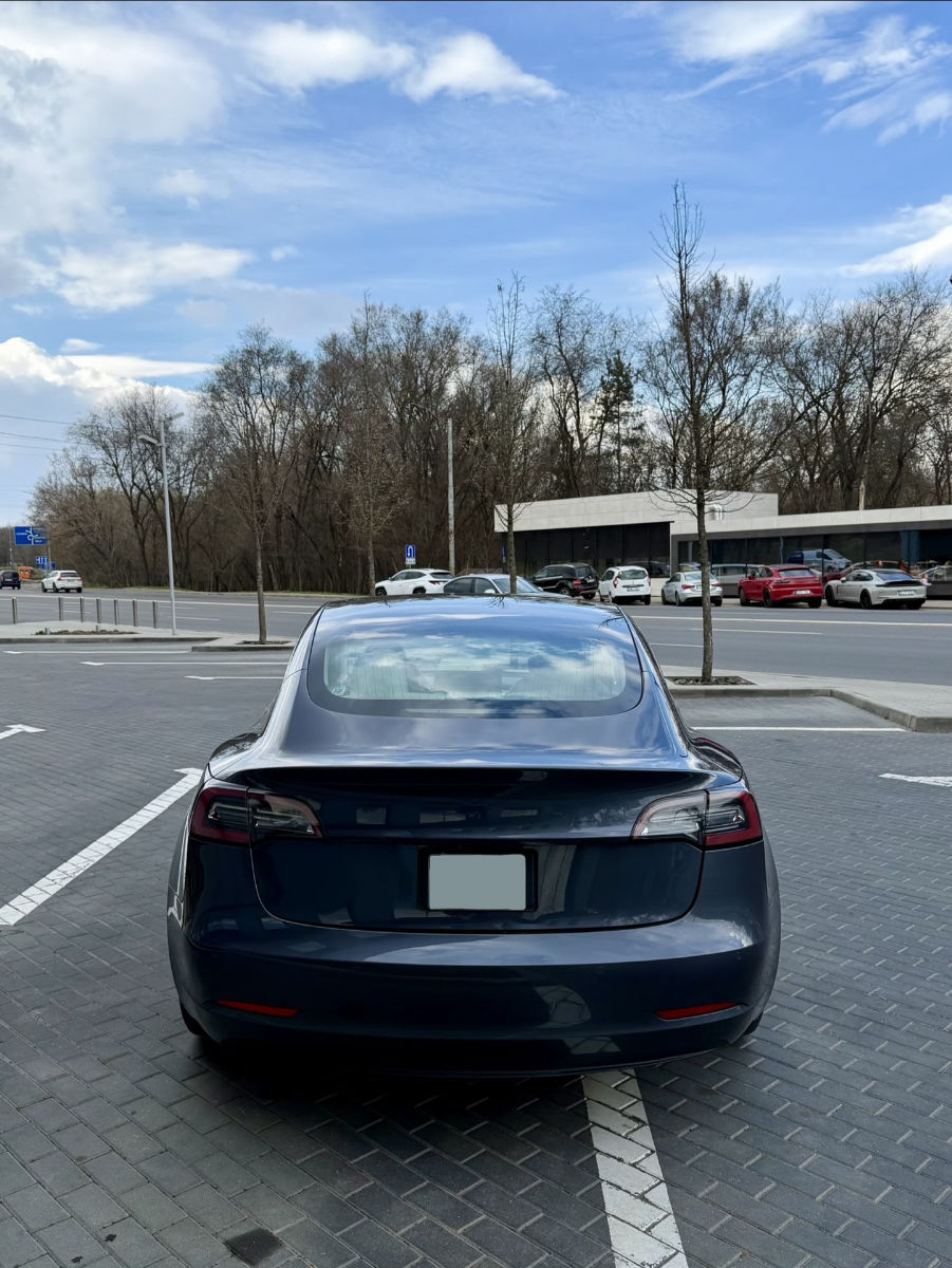 Tesla Model 3 2020
