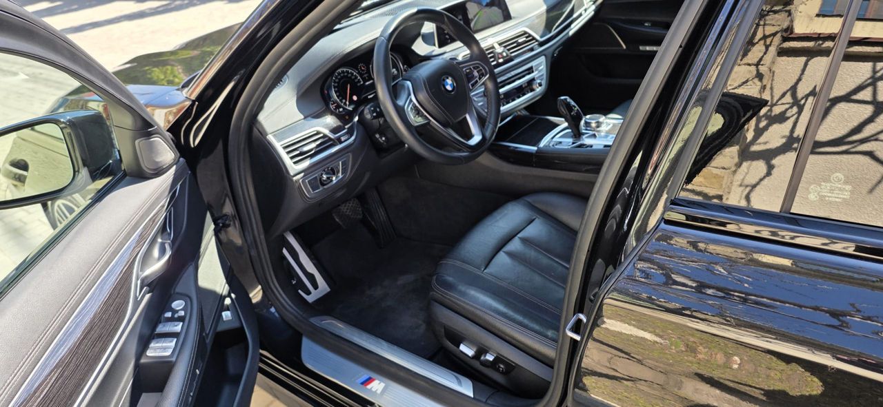 BMW 7 2017