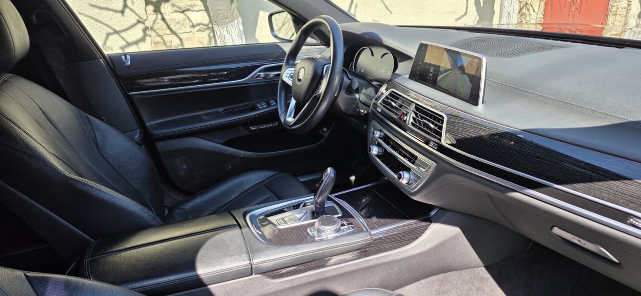 BMW 7 2017