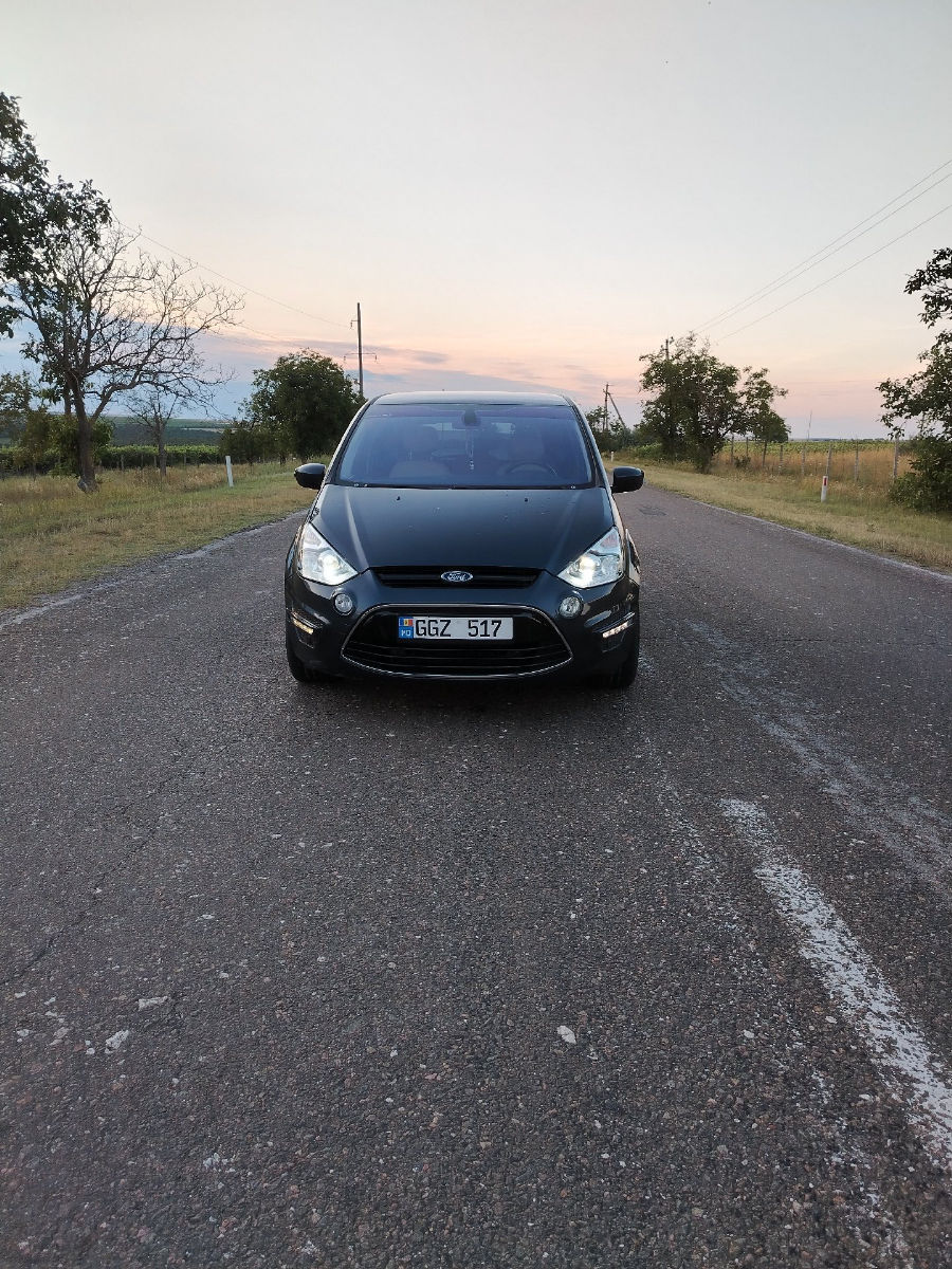 Ford S-Max 2012