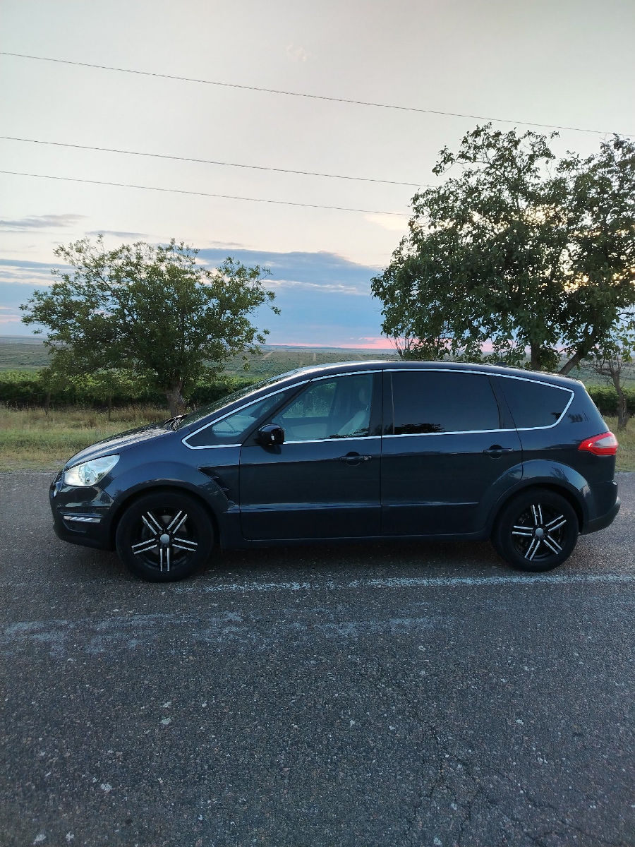 Ford S-Max 2012