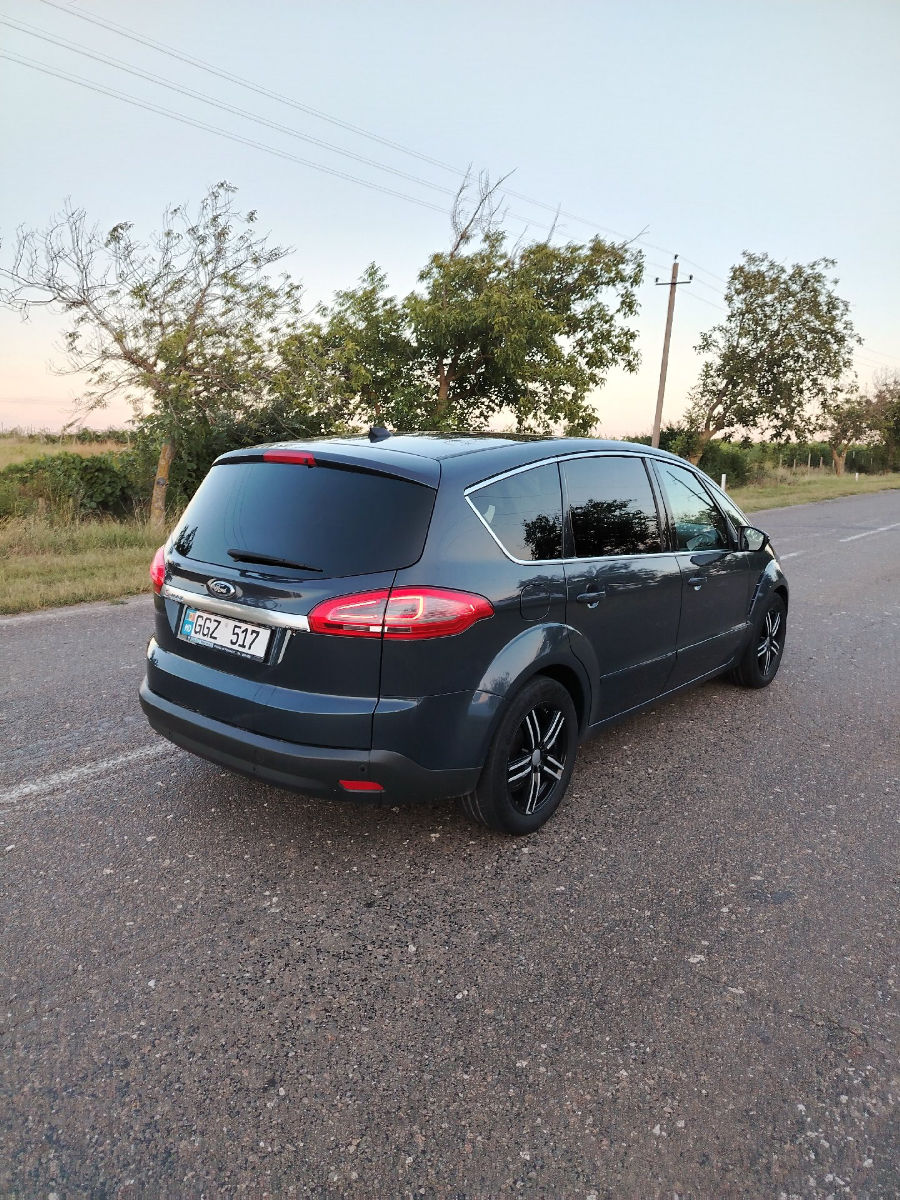 Ford S-Max 2012