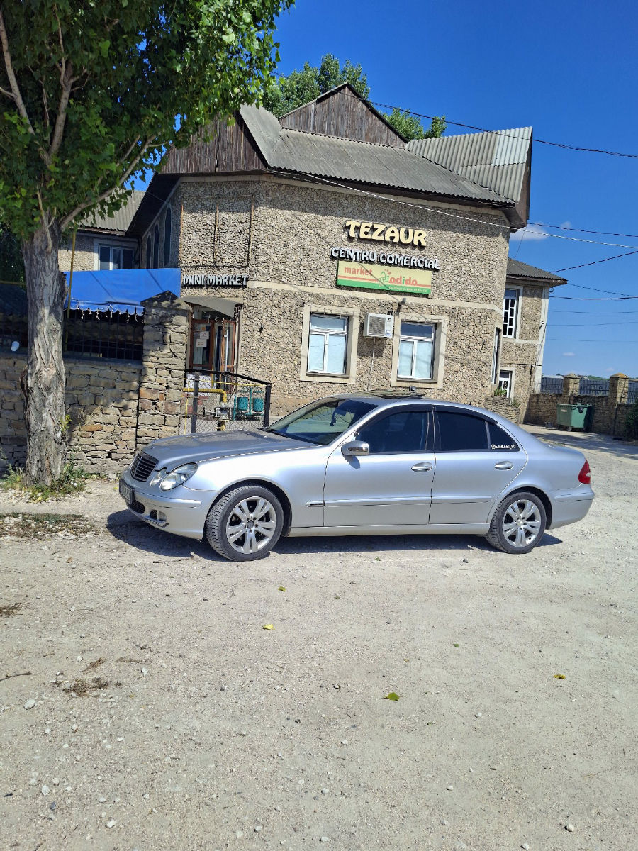 Mercedes W211 2004
