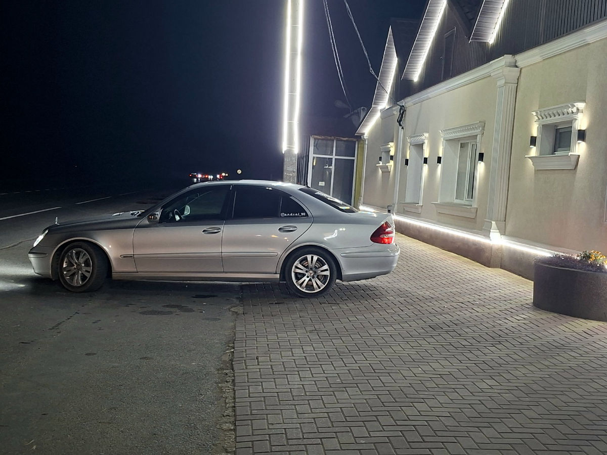 Mercedes W211 2004