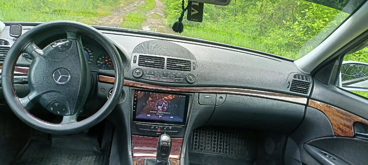 Mercedes W211 2004
