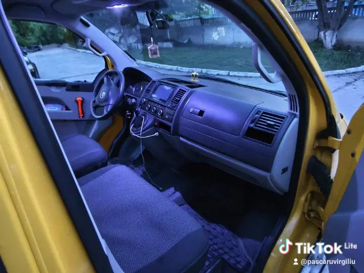 Volkswagen Transporter) 2012