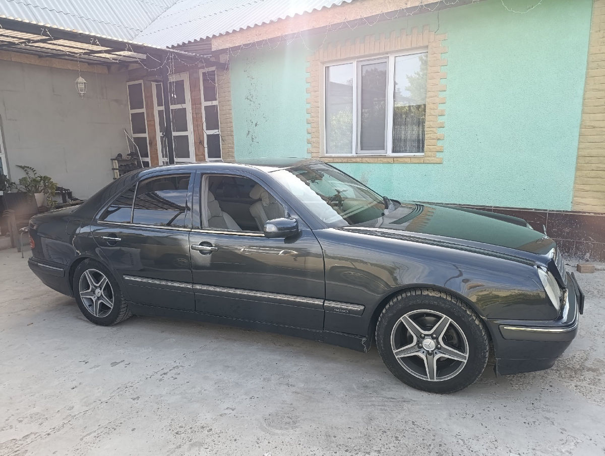 Mercedes W210 2001