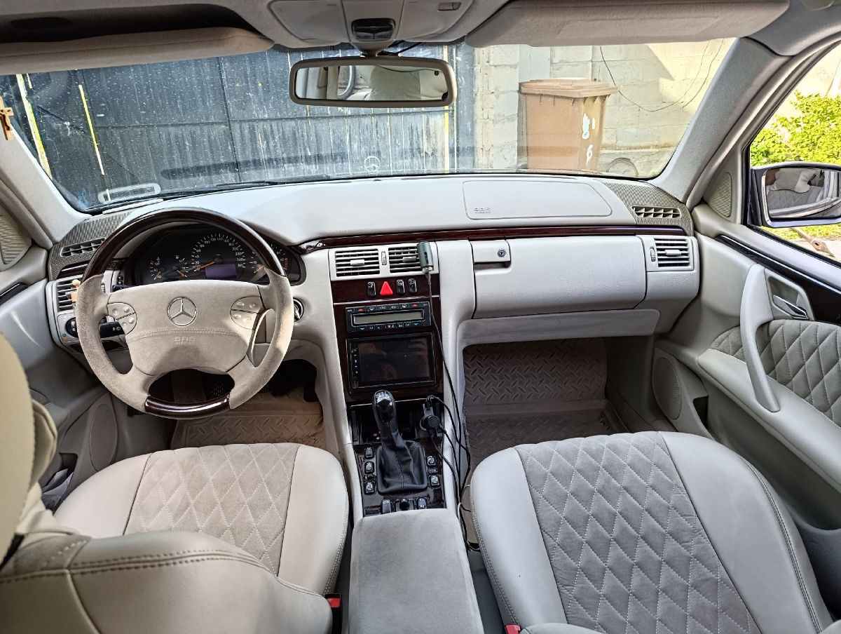 Mercedes W210 2001