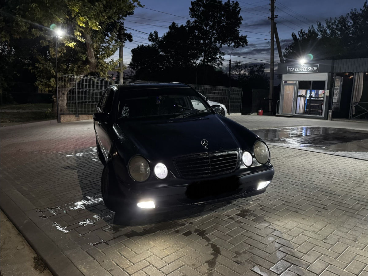 Mercedes W210 2000
