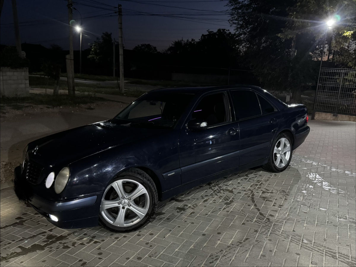 Mercedes W210 2000