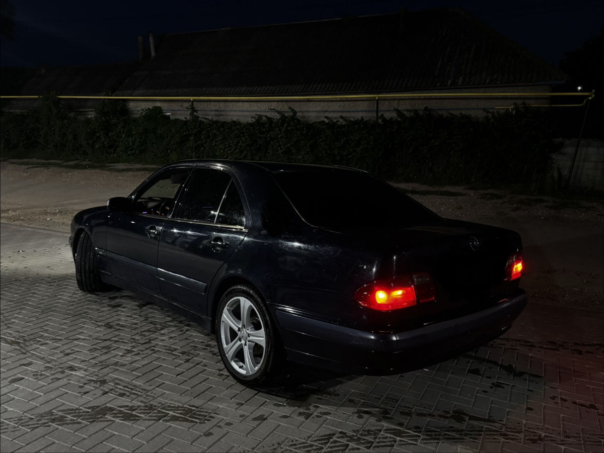 Mercedes W210 2000