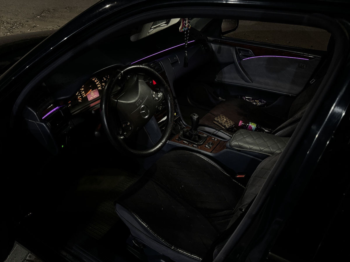 Mercedes W210 2000