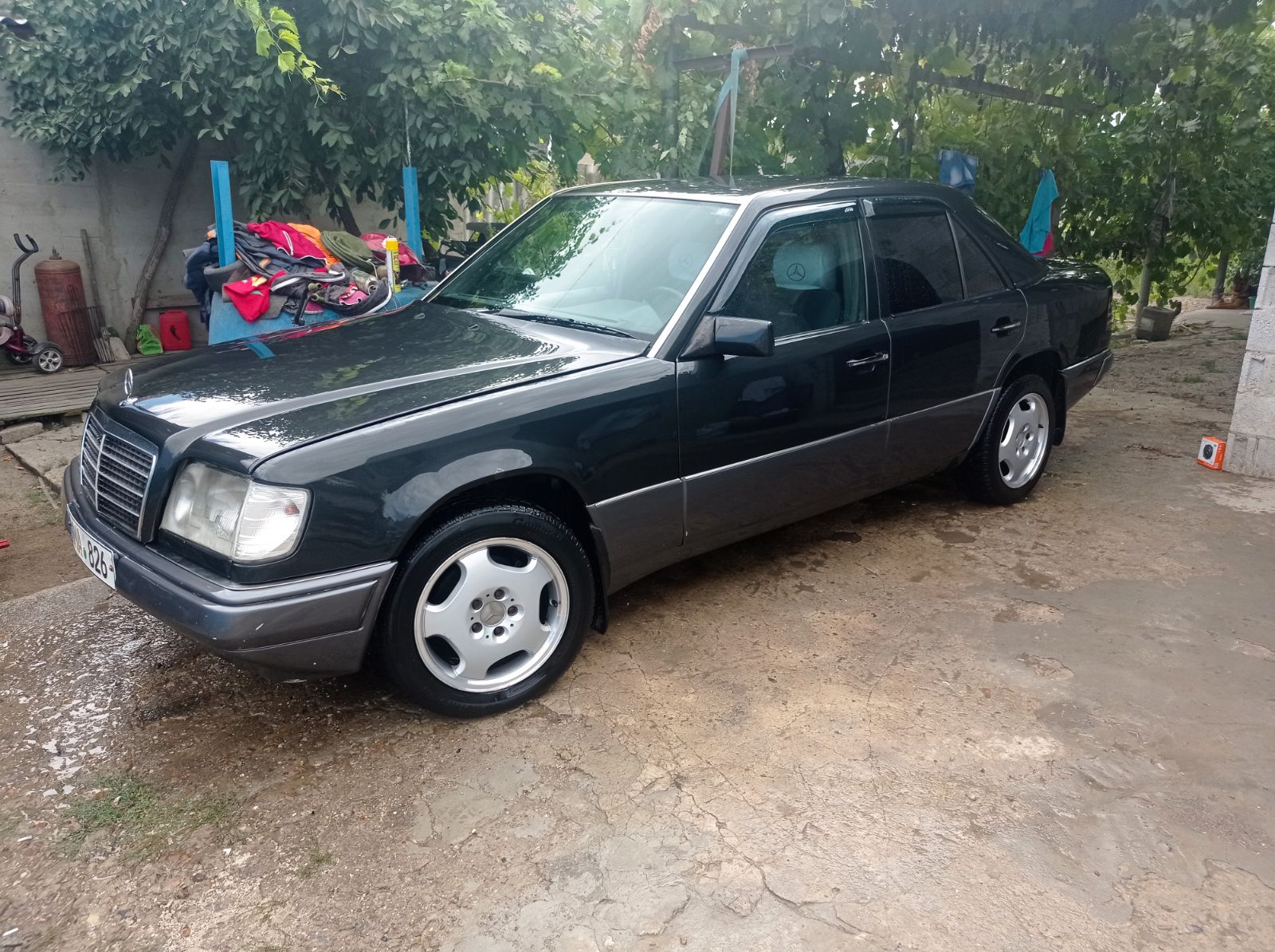 Mercedes-Benz E-Class 1995