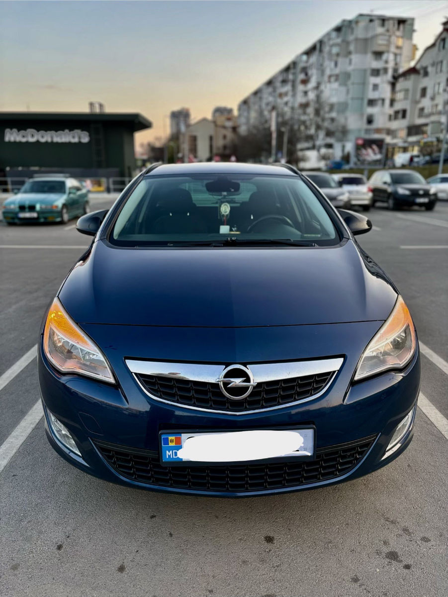 Opel Astra 2011