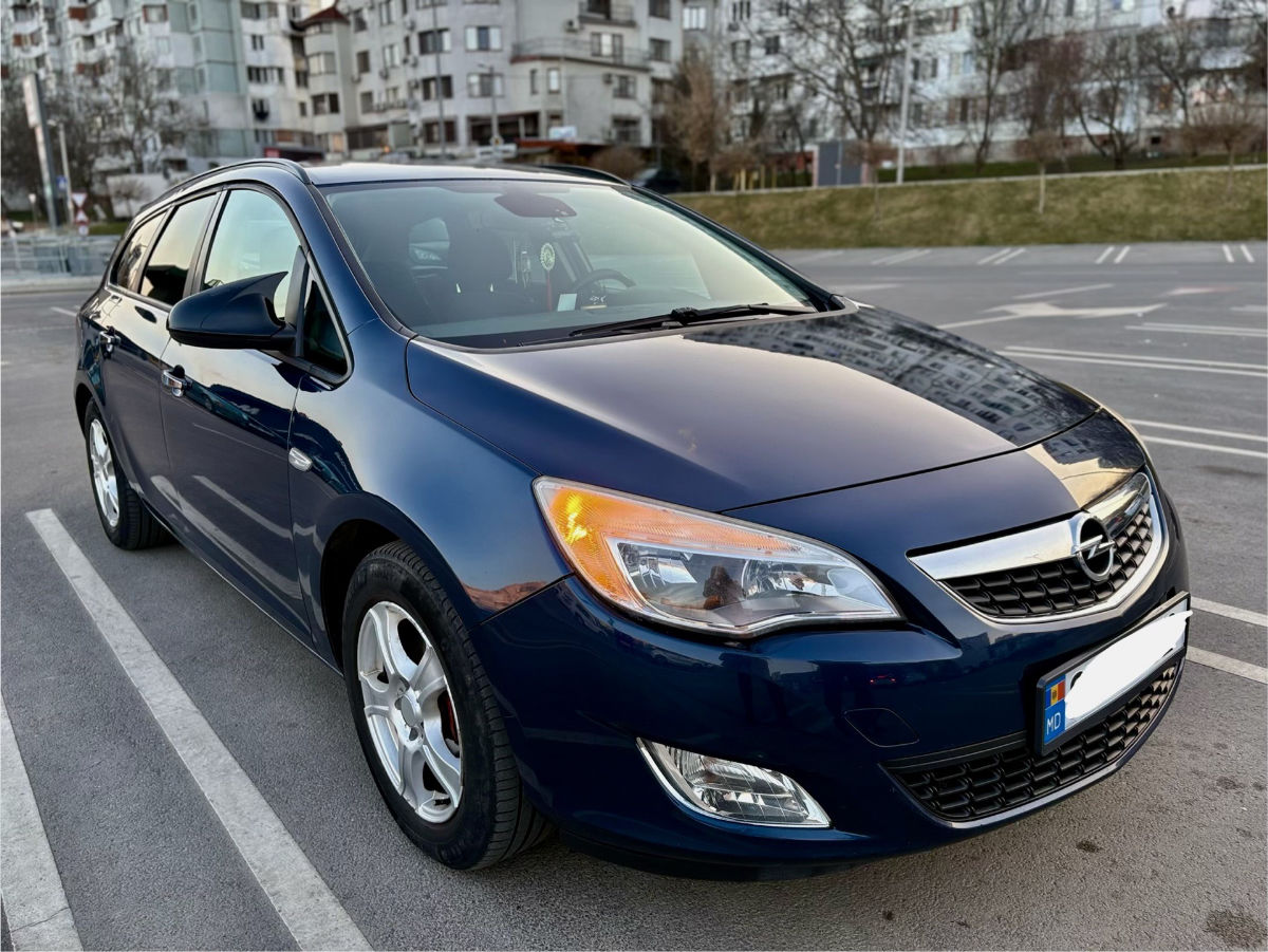 Opel Astra 2011