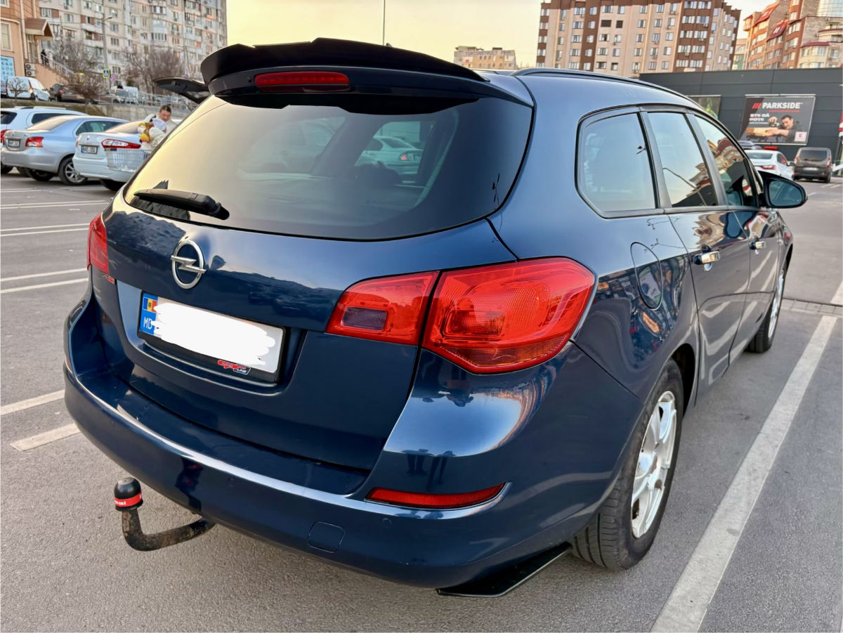 Opel Astra 2011