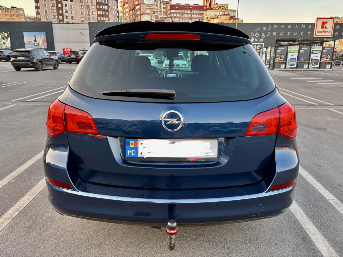 Opel Astra 2011