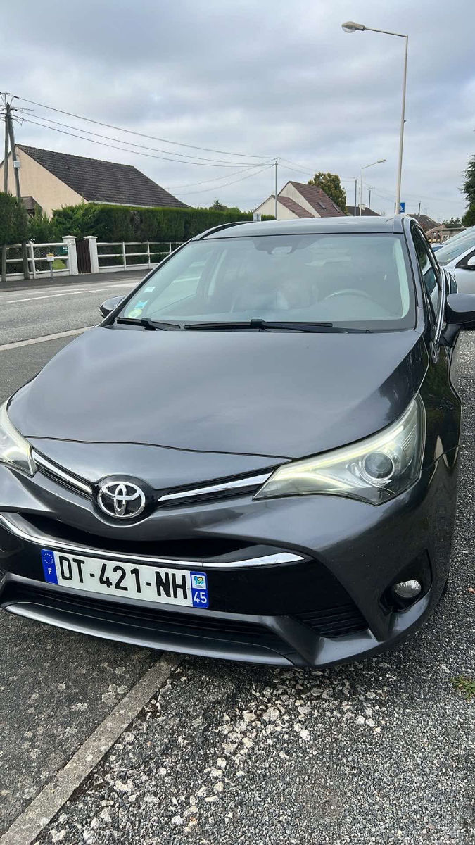 Toyota Avensis 2015