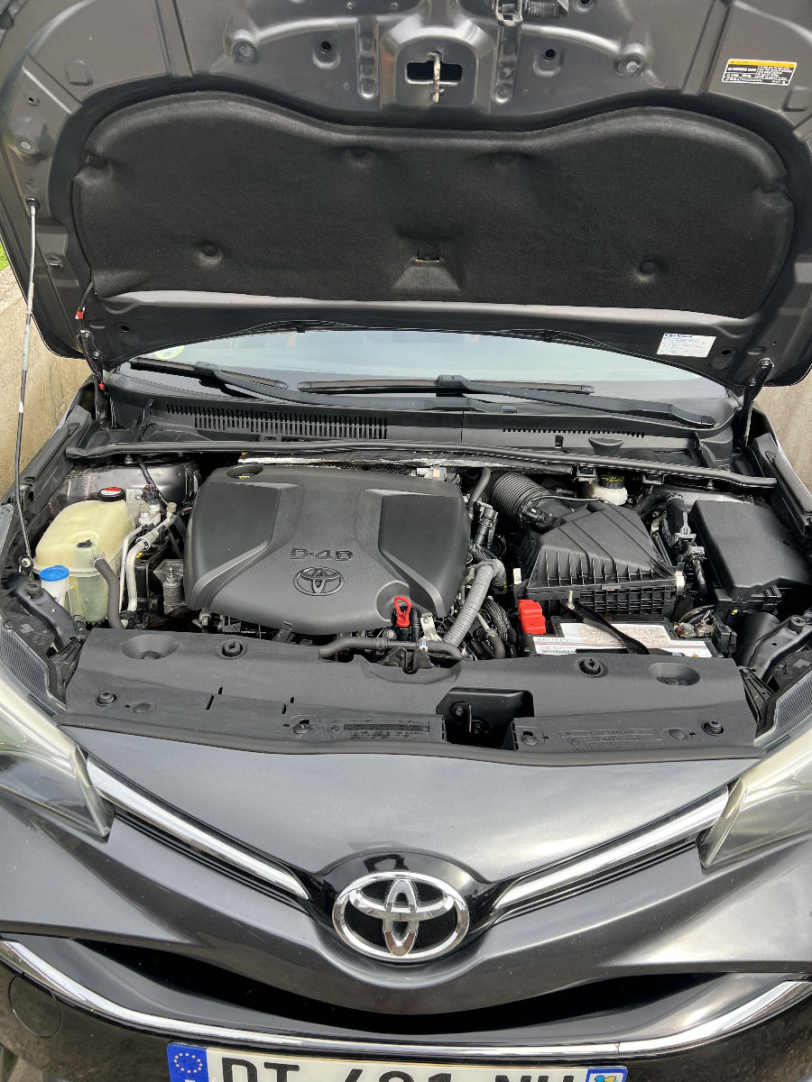 Toyota Avensis 2015