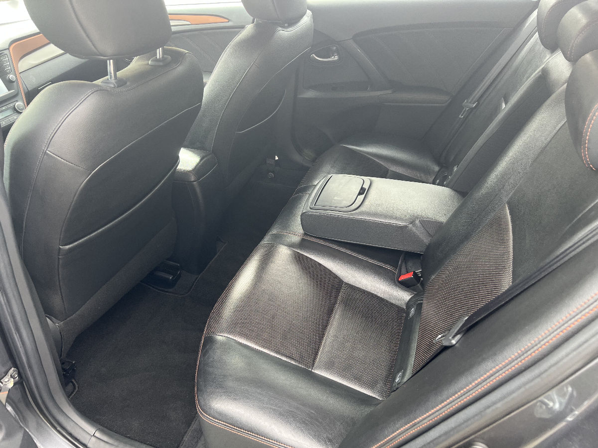Toyota Avensis 2015