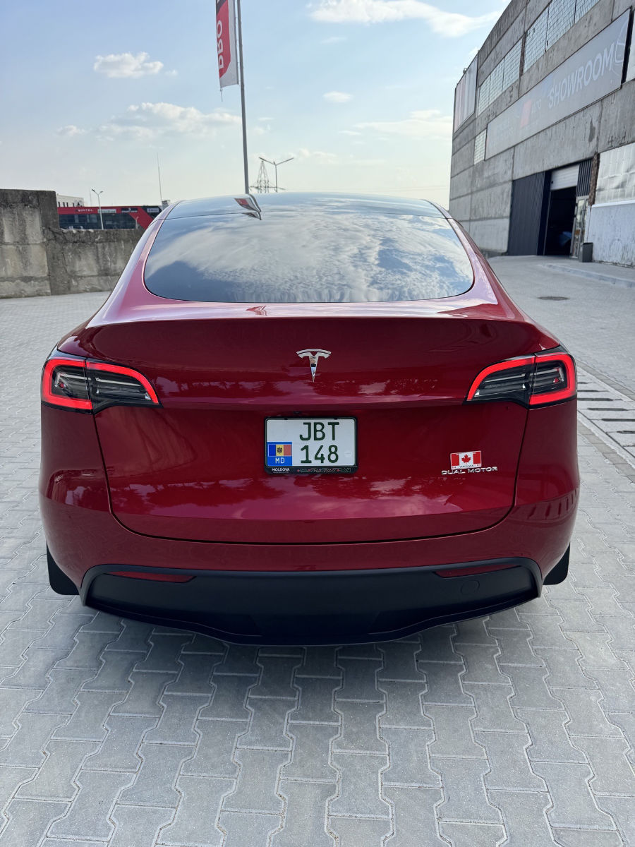Tesla Model Y 2021
