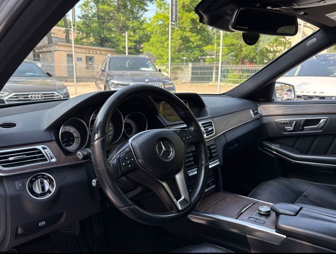 Mercedes-Benz E-Class 2013