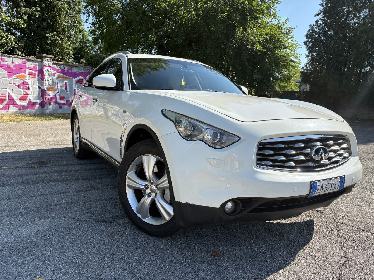 Infiniti QX70 2012