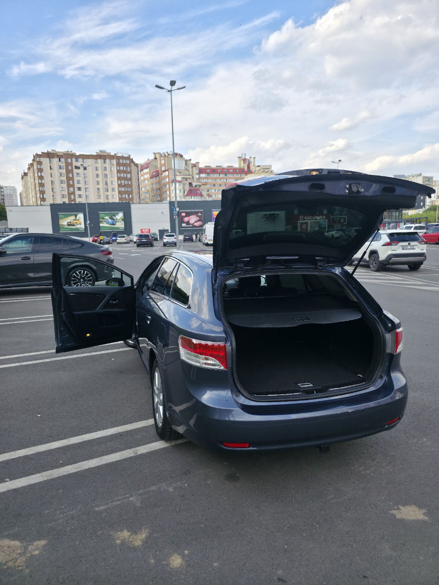 Toyota Avensis 2010