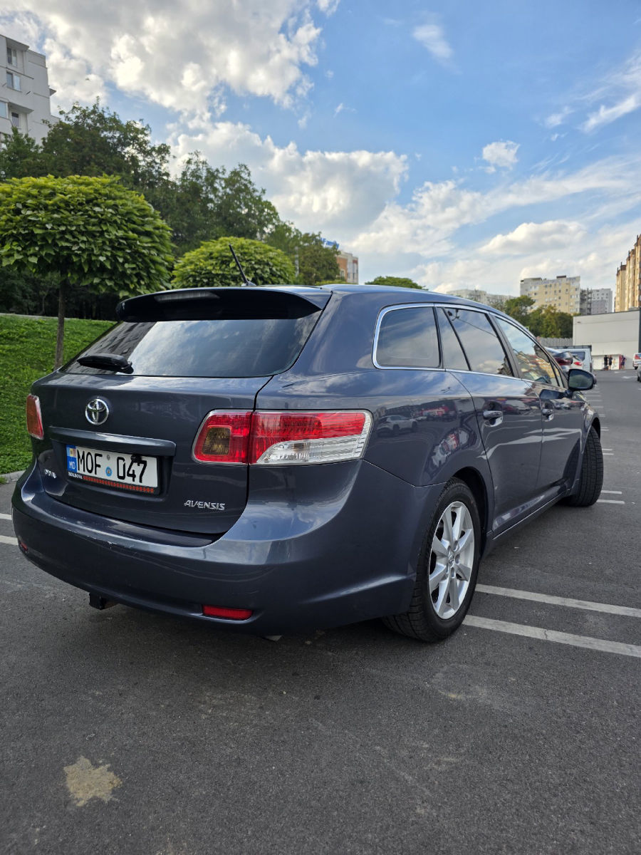 Toyota Avensis 2010